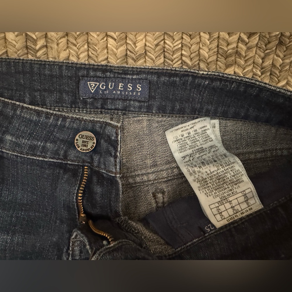Guess Dark Wash Denim Jean Shorts 25 - Picture 2 of 3